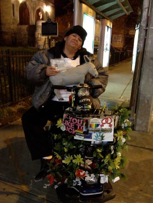 Rosie's ride is a memorial to her parents and others she has lost - "this is all for my mom and all the others with cancer and for my dad who also passed". 